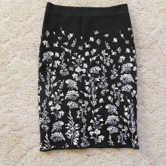 BCBGMaxAzria Black and Grey Floral Knit Skirt - Picture 1 of 3